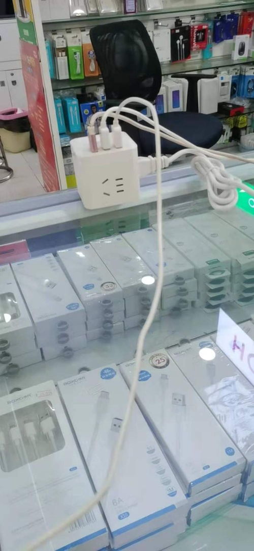 27歲律政小伙被封菜場(chǎng)48小時(shí)，擺攤法律咨詢卻成相親角